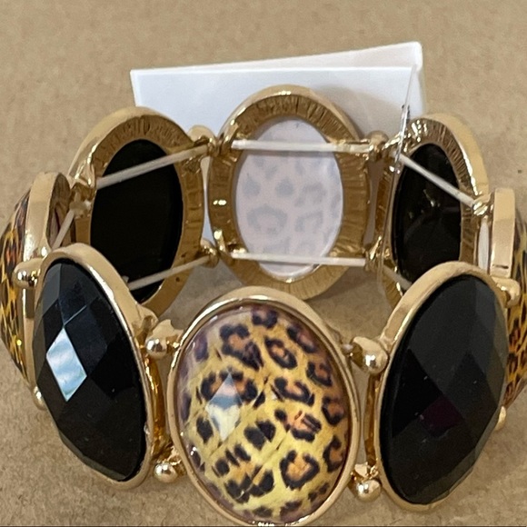 ❤️NEW ARRIVAL! Madeline Black Leopard Print Stretch Bracelet - Picture 2 of 2